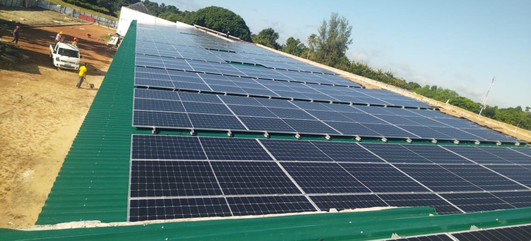 Large commercial rooftop solar panel installation