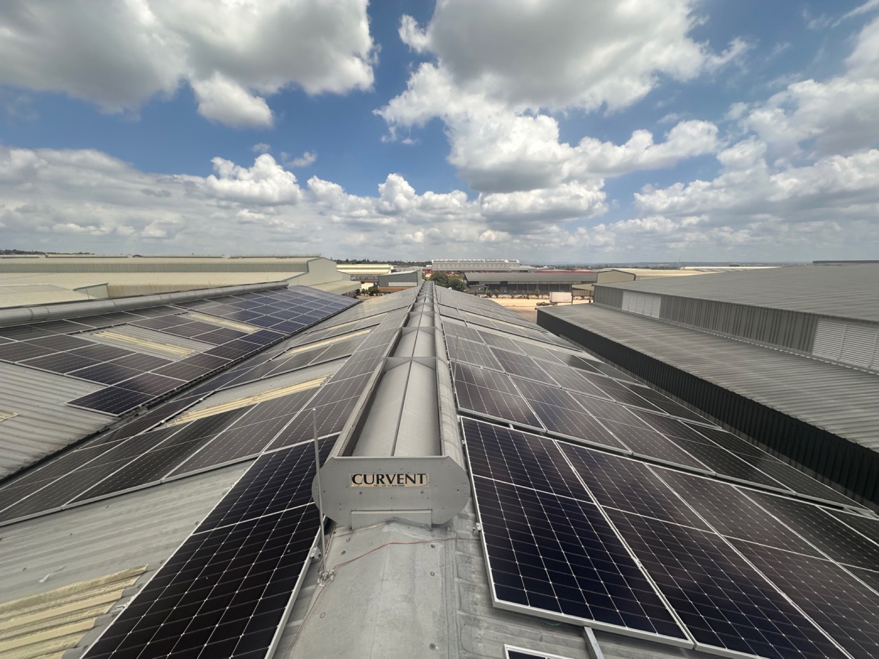 Wide commercial rooftop solar generation system